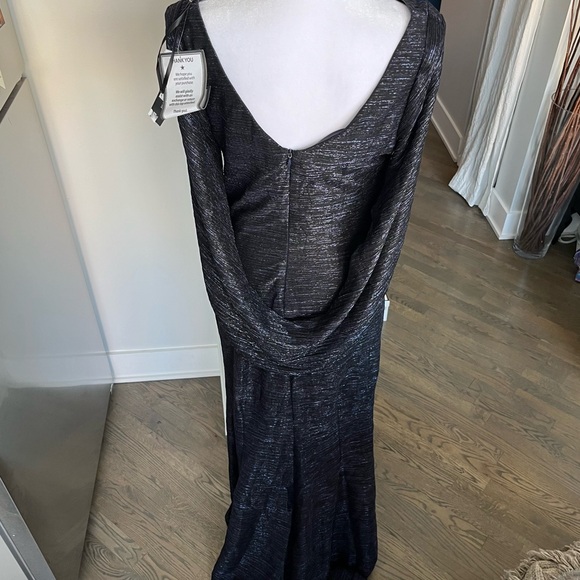NWT. Betsy & Adam Metallic Cape Gown - Picture 2 of 15
